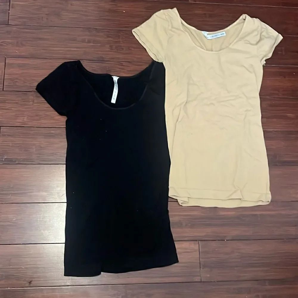 Recovery Tight Fit Shirts - ONE SIZE - Black & Tan - 2 Shirts - Great Condition